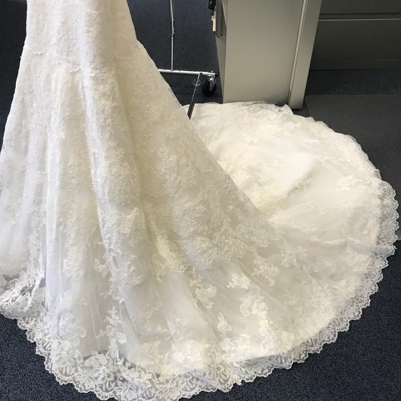 Wedding dress all lace - Picture 2 of 8